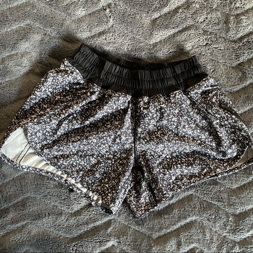 Lululemon tracker shorts